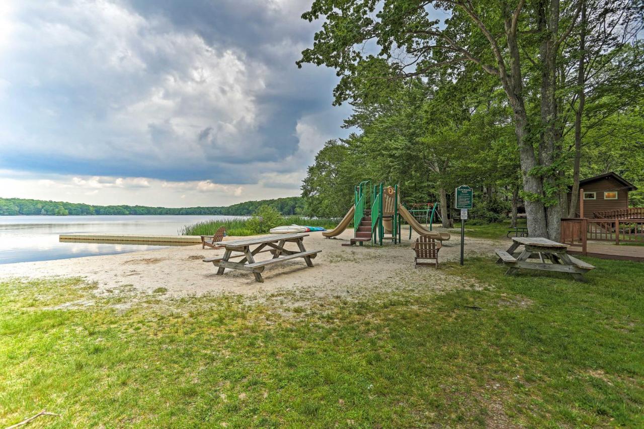 Pocono Mountain Home With 3 Community Lakes! Gouldsboro Luaran gambar
