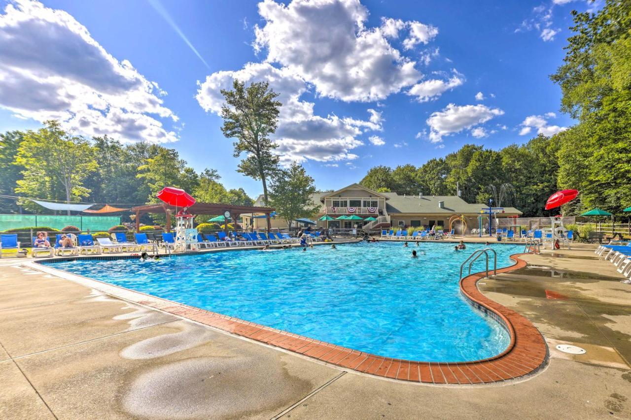 Pocono Mountain Home With 3 Community Lakes! Gouldsboro Luaran gambar