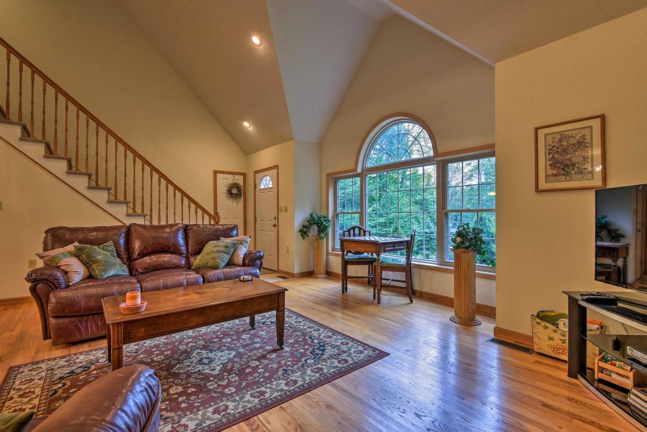 Pocono Mountain Home With 3 Community Lakes! Gouldsboro Luaran gambar