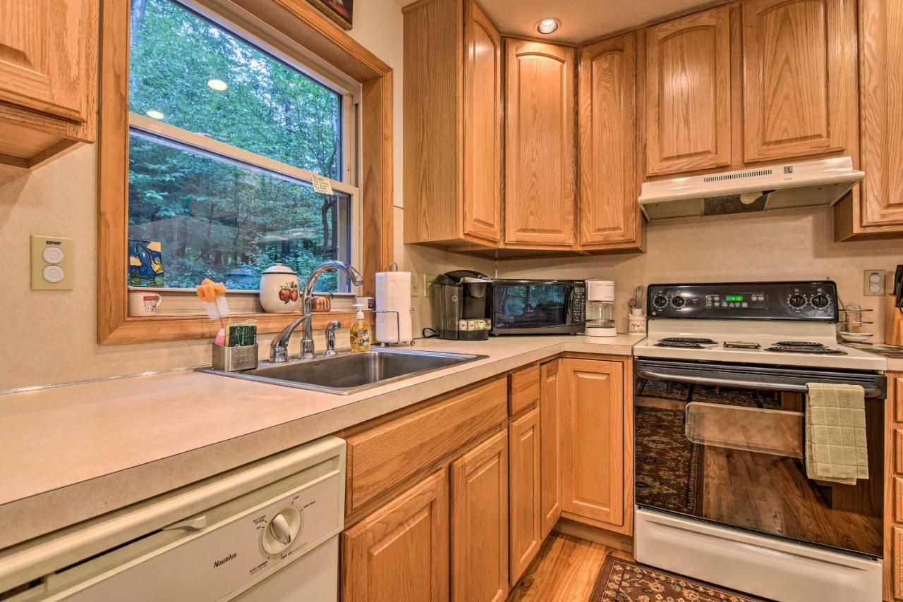 Pocono Mountain Home With 3 Community Lakes! Gouldsboro Luaran gambar