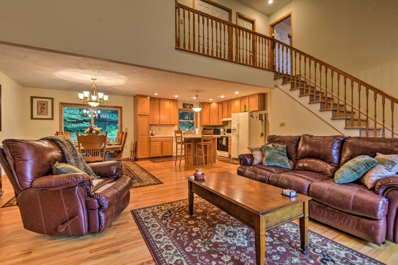 Pocono Mountain Home With 3 Community Lakes! Gouldsboro Luaran gambar